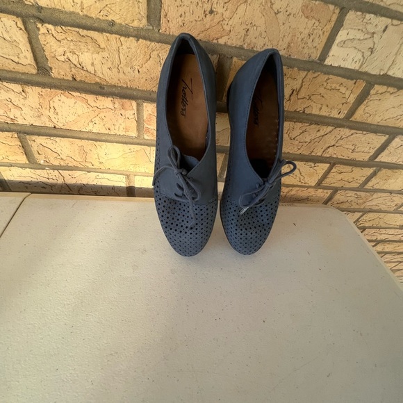 - ⭐️Trotter Lizzie Oxford Blue  - 7 1/2 wide⭐️🛒 NWOT - Picture 6 of 14